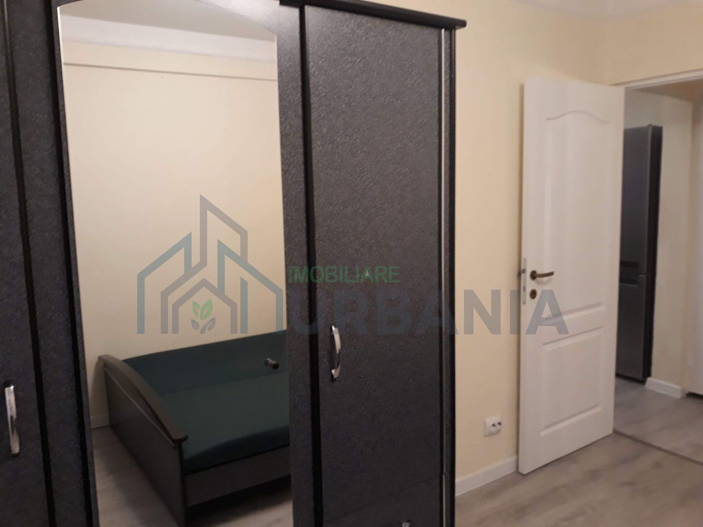 # Inchiriez 2 cam D - Poză 2