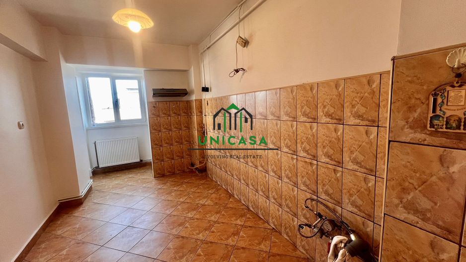Apartament cu 3 camere  de vânzare – Calea lui Traian - Zona Nord - Poză 2