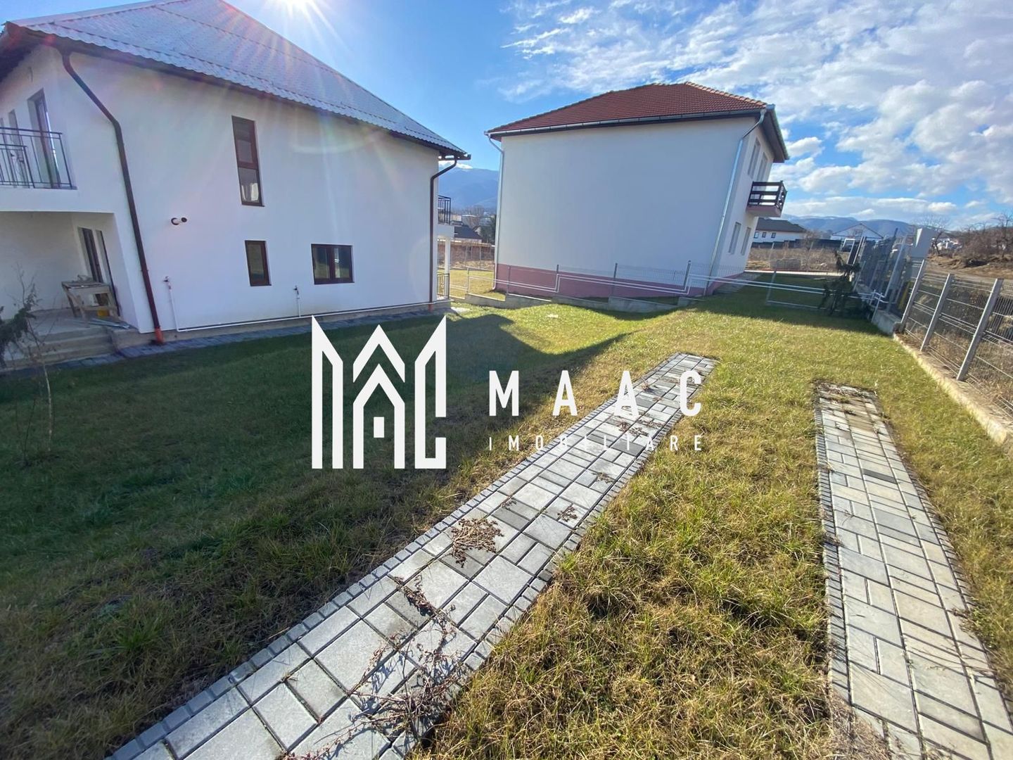Duplex de vânzare | 4 camere | 160 mpu | Curte 370 mp | Cisnădie - Poză 1
