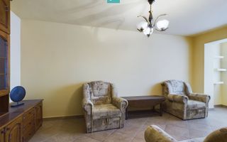 Apartament cu 3 camere, etaj intermediar - Poză 4