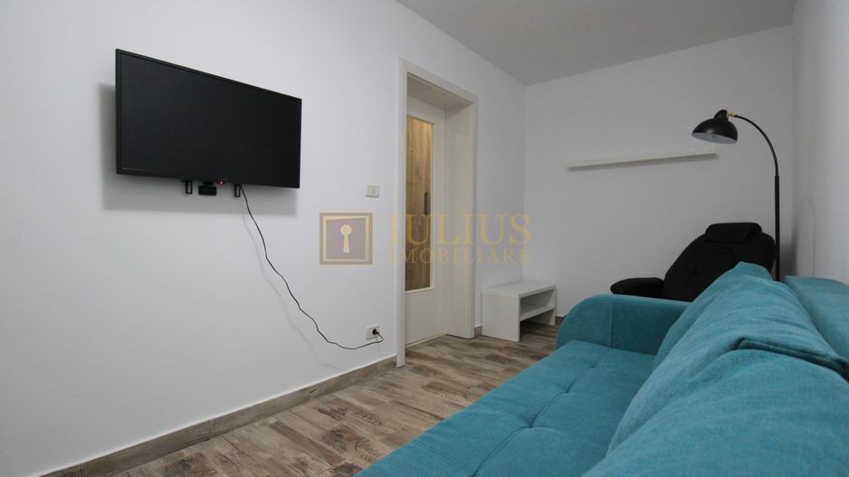 Giroc, plan parter, mobilat si utilat complet ! Loc parcare privat. - Poză 11