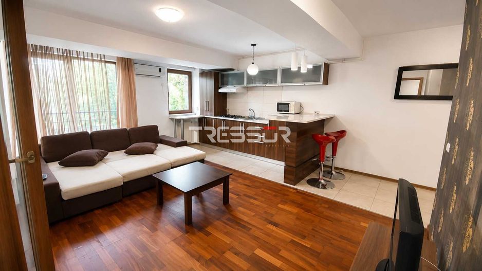 Apartament 2 camere ultracentral în Mamaia, zona Rex, parcare privată - Poză 1
