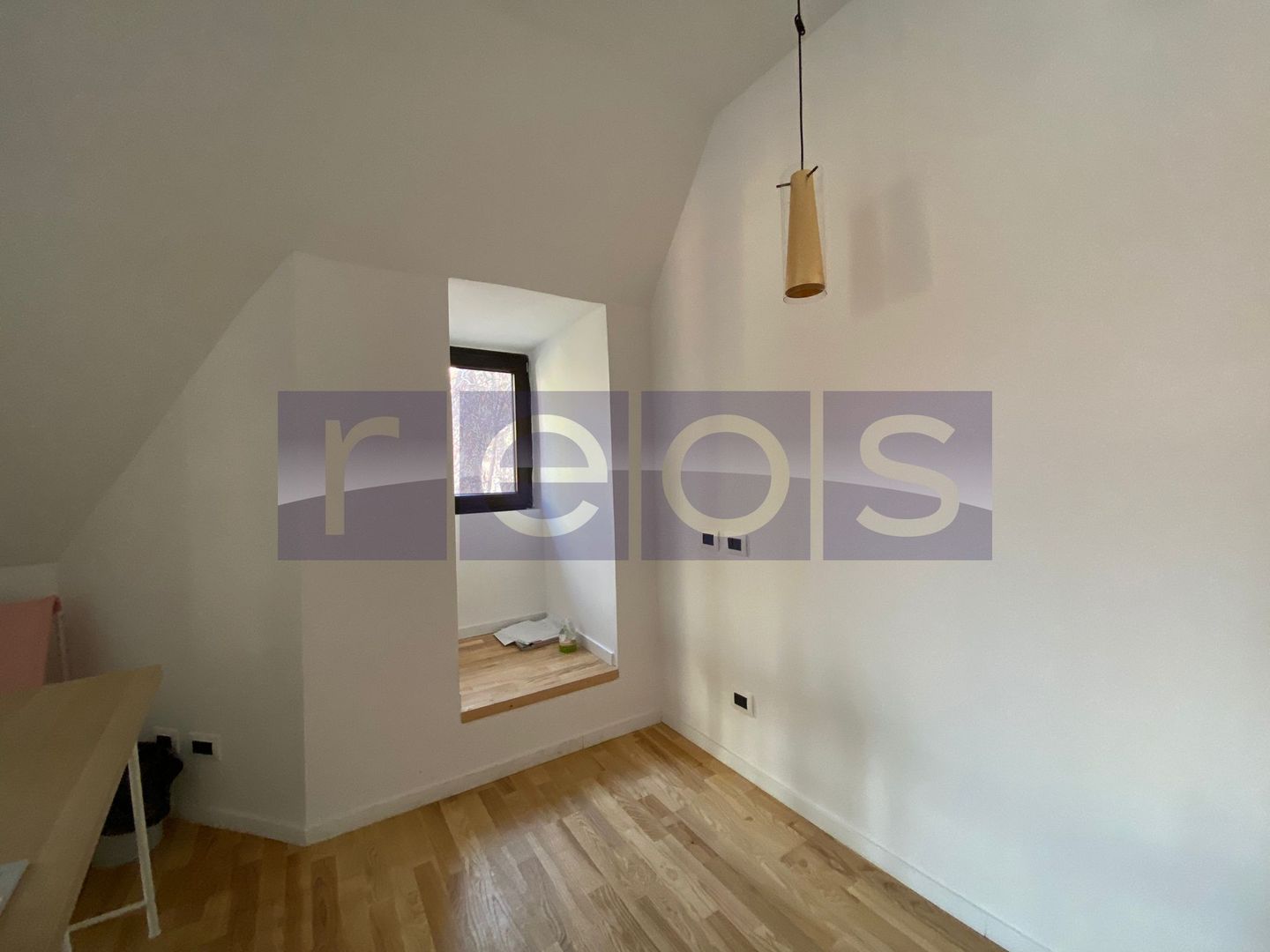 VÂNZARE | 4 CAMERE + CURTE | DOROBANȚI - Poză 5