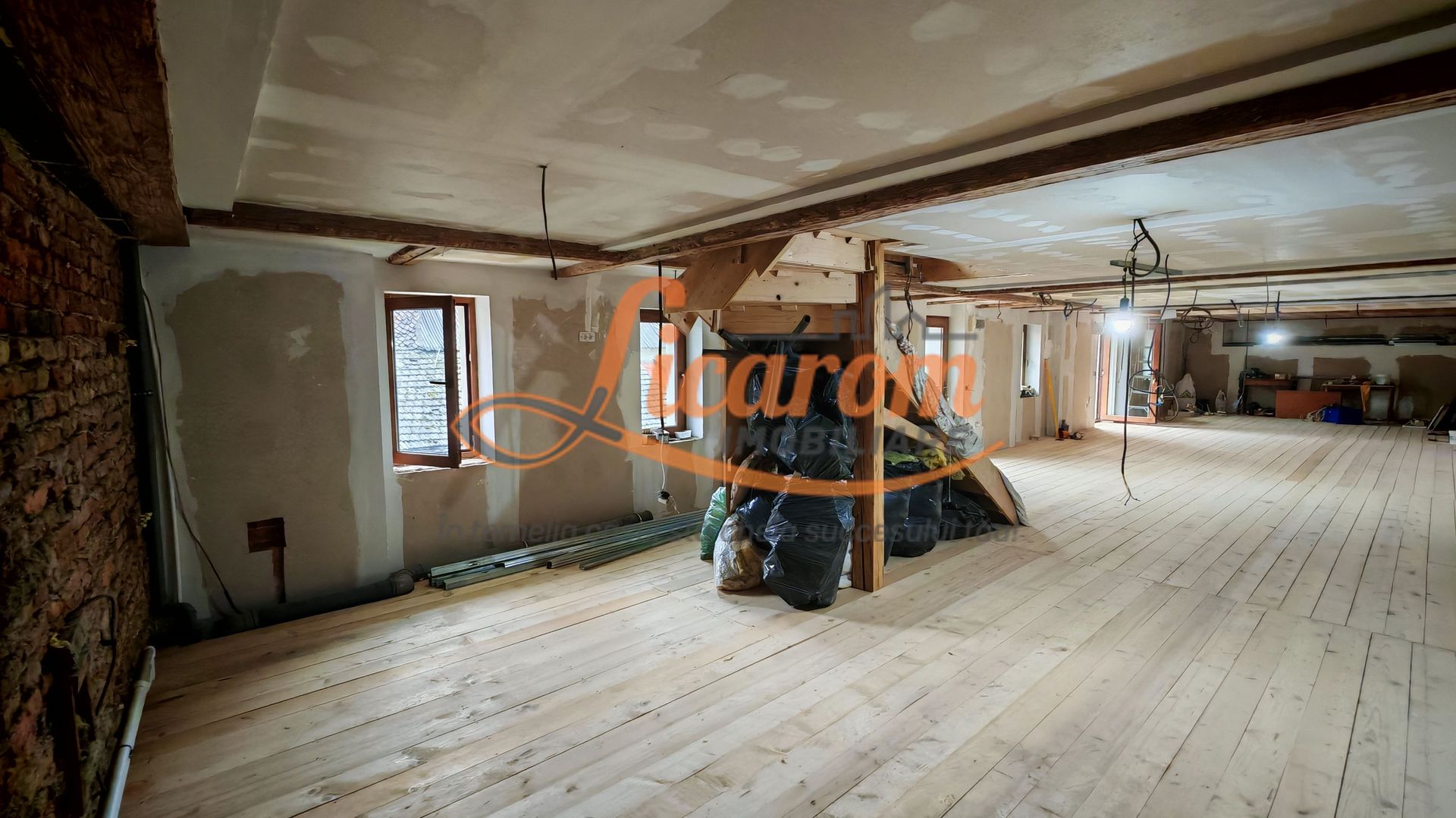 CASA SASEASCA comuna VULCAN,zona foarte buna,teren 3000 mp - Poză 27