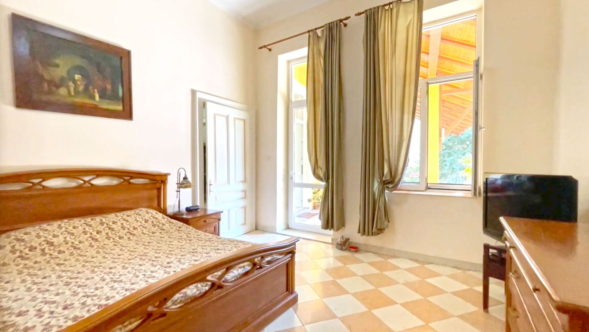 Casă boierească în zonă centrală - Poză 3