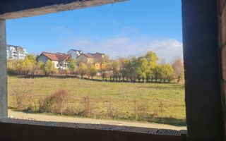 Casa de vânzare tip înșiruita la intrare in Cristian - Poză 10