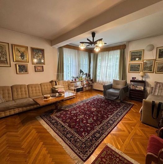 Casă spațioasă și confortabilă în Andrei Mureșanu - Poză 1