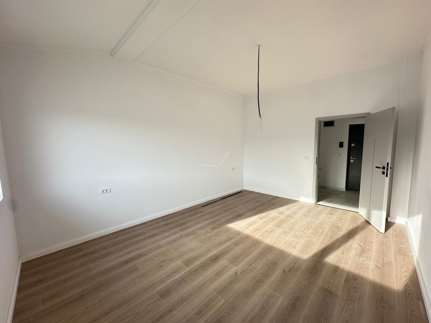 Bloc finalizat. Decomandat. Loc de parcare. - Poză 2