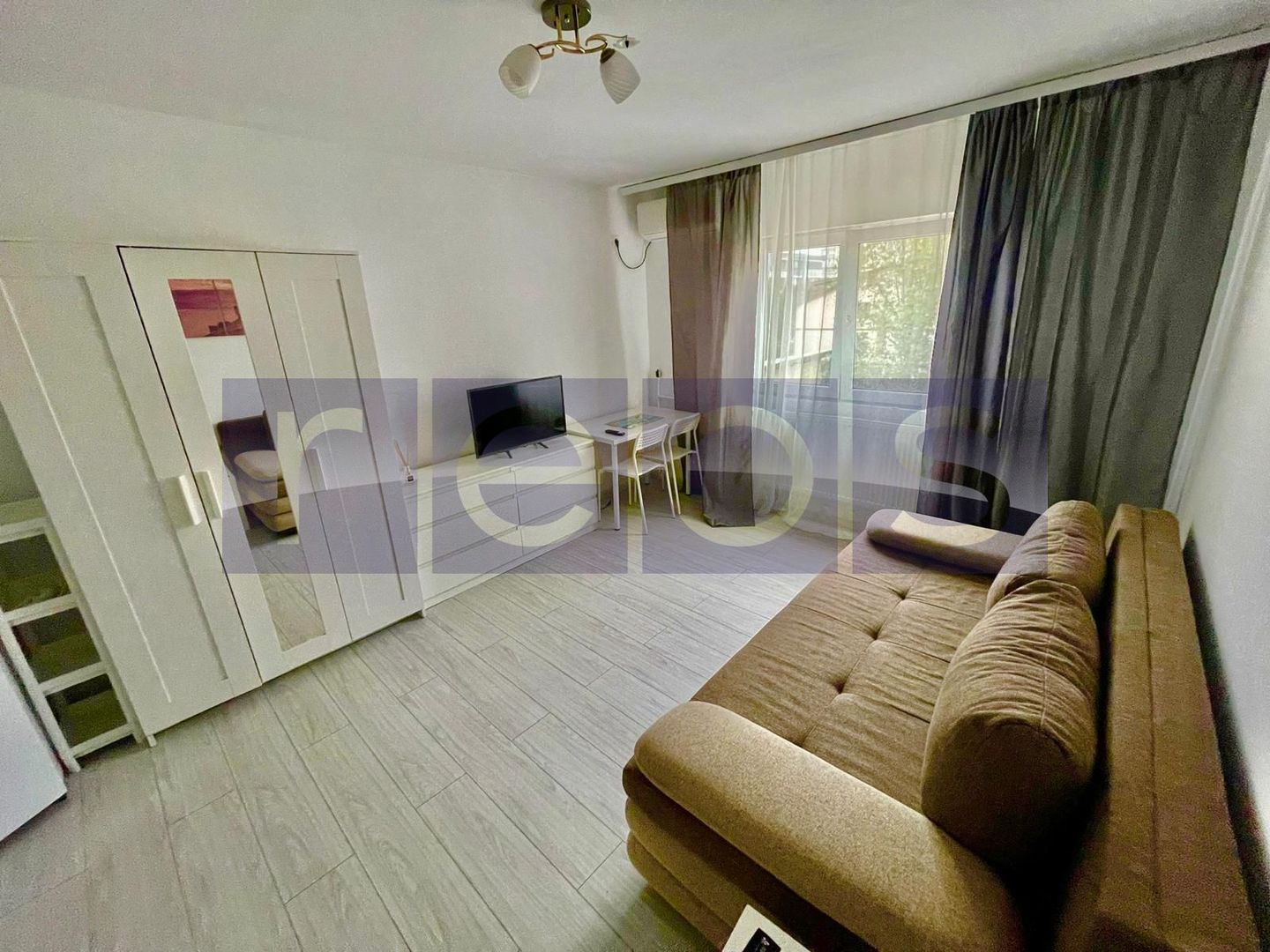 VANZARE GARSONIERA 21MP TRAPEZULUI 1 DECEMBRIE 1918 GATA DE MUTARE - Poză 1