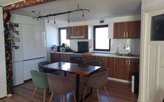 Vila/Casa de vanzare in zona linistita/ Sacele - Poză 3