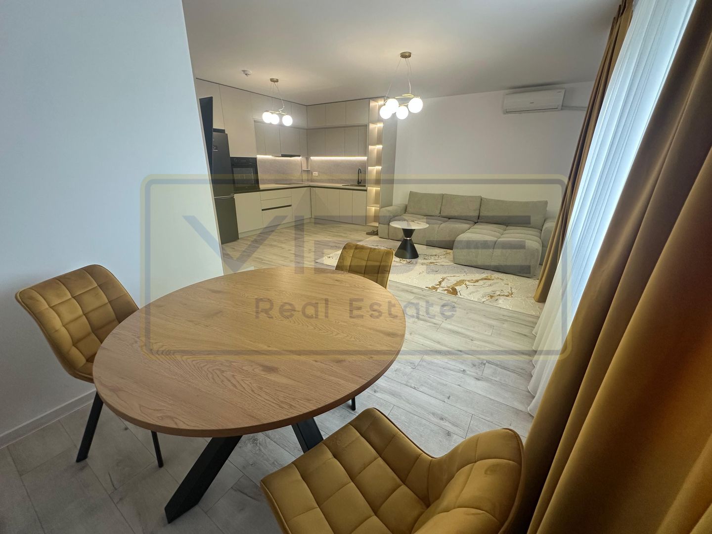 Poitiers Tower -Prima inchiriere - 2 camere + dressing  - mobilat modern - Poză 18