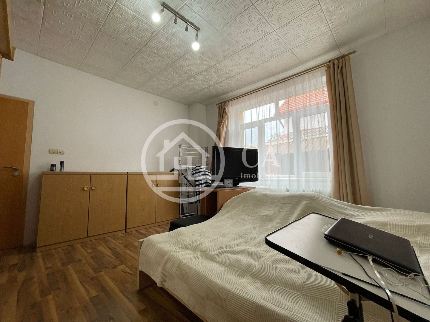 Casă de vânzare cu 3 camere si o anexa in zona Cantemir, Oeadea. - Poză 11