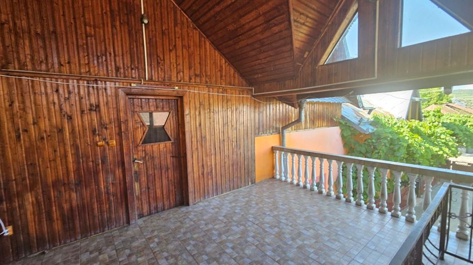 Casă de vânzare în Golești – locație excelentă lângă muzeu - Poză 10