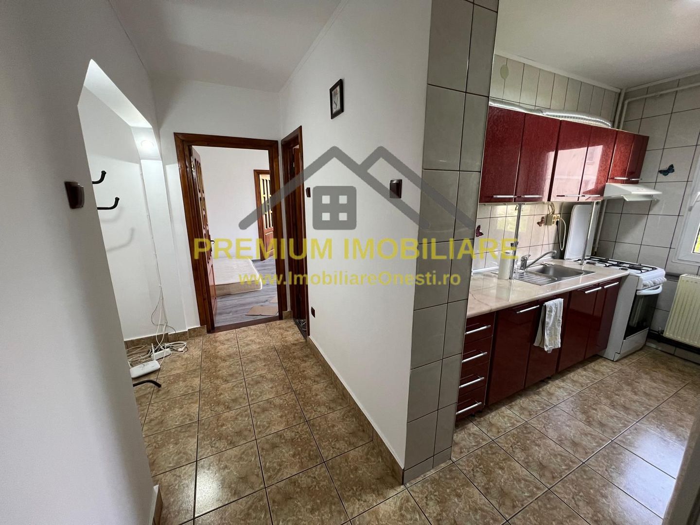 Apartament 2 Camere de vânzare în Onești – Zona centrală - Poză 3