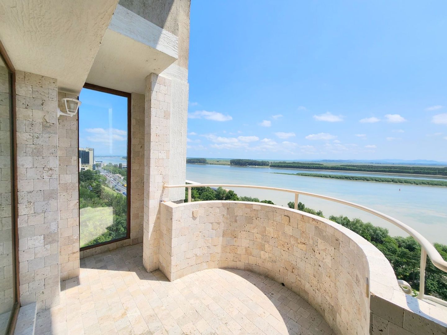 Apartament Premium - Vedere Frontală Dunăre -  Faleza Galati - Poză 1