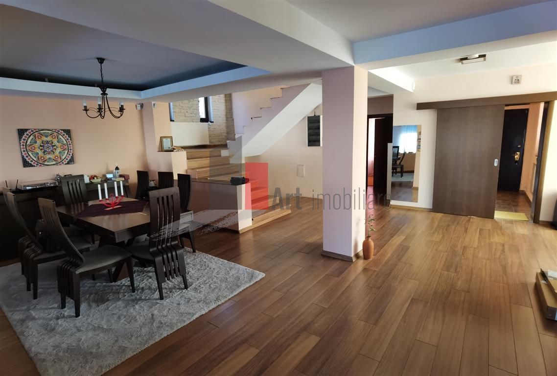 VIla 11 Camere Cernica - Poză 3