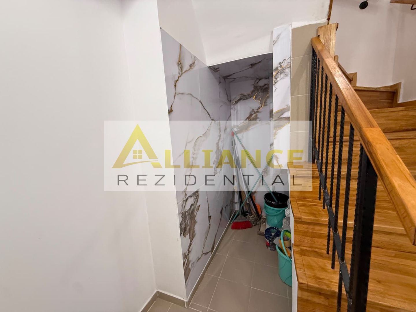 Apartament 2 camere tip duplex { Centrul Istoric -Piata Unirii } - Poză 6