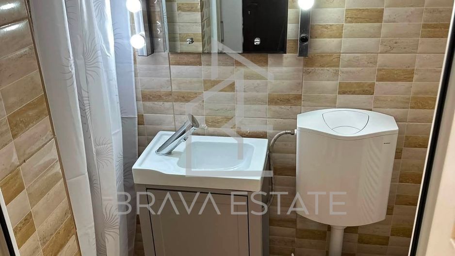 Apartament o cameră, 30 mp,  ultracentral, curte interioară 30 - Poză 8