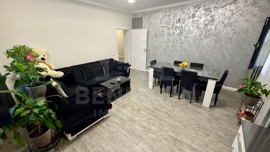 Apartament decomandat deosebit 3 camere 2 bai bloc 2020 cu parcare - Poză 3