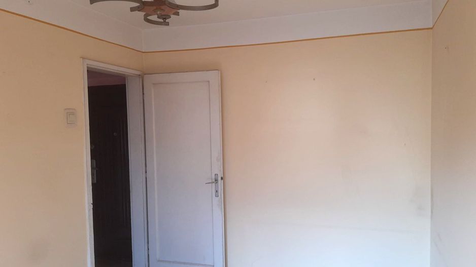 Apartament 2 camere 89000 EUR etaj intermediar foarte aproape de piata Astra - Poză 11