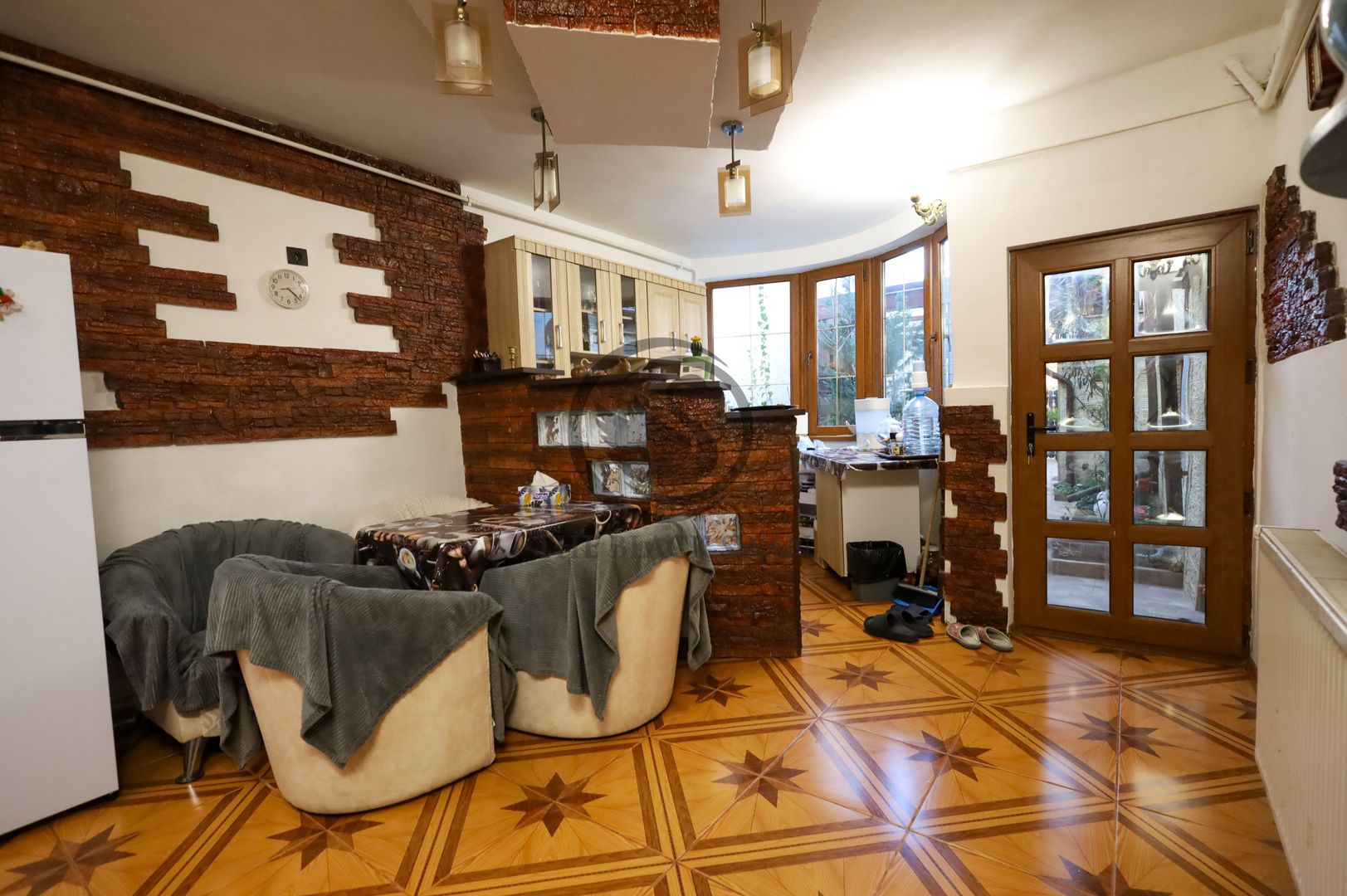 Casa 6 camere de vanzare | Salon Infrumusetare | Ploiesti, COMISION 0% - Poză 9