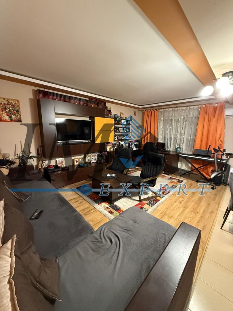 Apartament de vânzare cu 3 camere zona Stadion - Poză 2