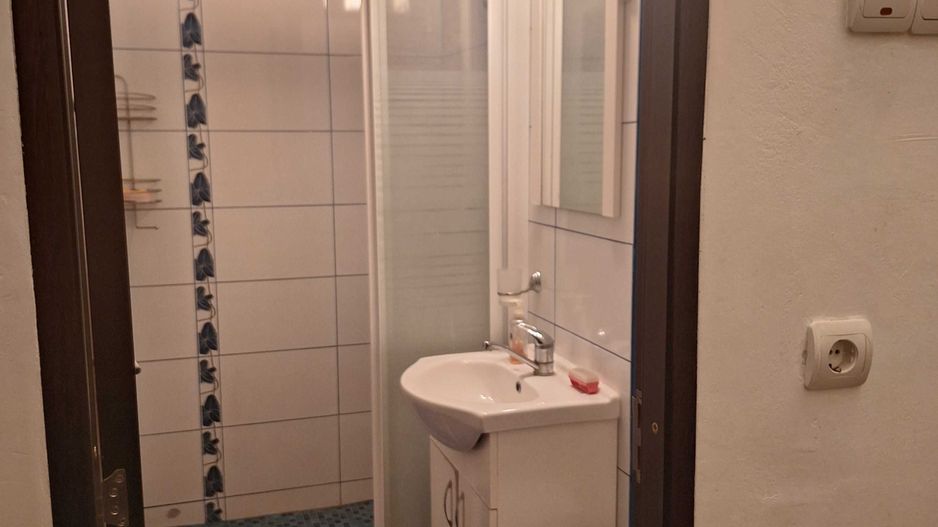 Garsoniera in bloc de apartamente piata Astra - Poză 6