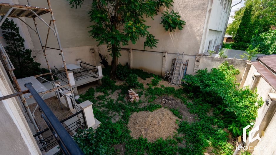 De vanzare Cladire bloc Istoric Central Arad D+P+E+M curte proprie - Poză 26