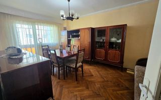 Apartament 3 Camere, 2 Bai, 2 Balcoane, Zona Cetate - Poză 7