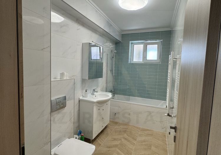 Apartament premium 3 camere 90 mp utili terasa 12 mp 2 parcari Lazaret - Poză 5