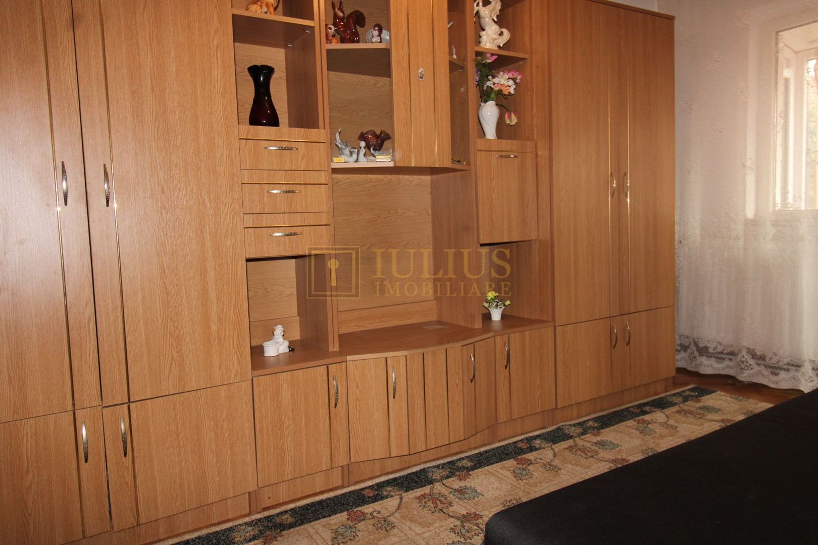 3 camere, situat in Complexul Studentesc, centrala proprie, familie, studenti - Poză 3