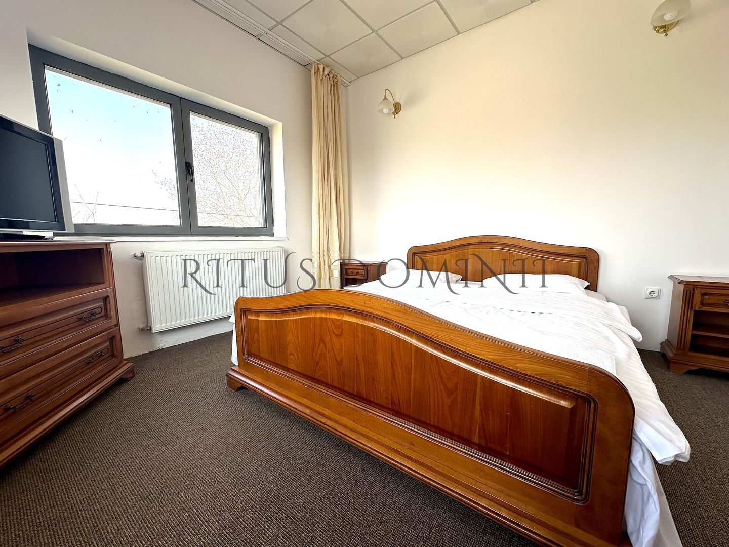 Hotel superb de vânzare, Bihor, 16 camere - Poză 2