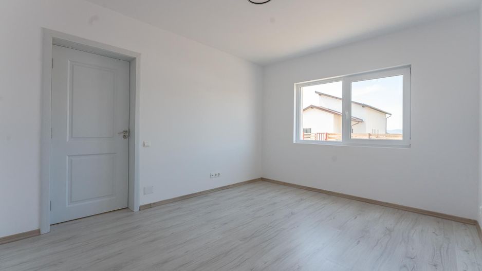 Casa de închiriat în Sânpetru - bucatarie mobilata si utilata - Poză 14