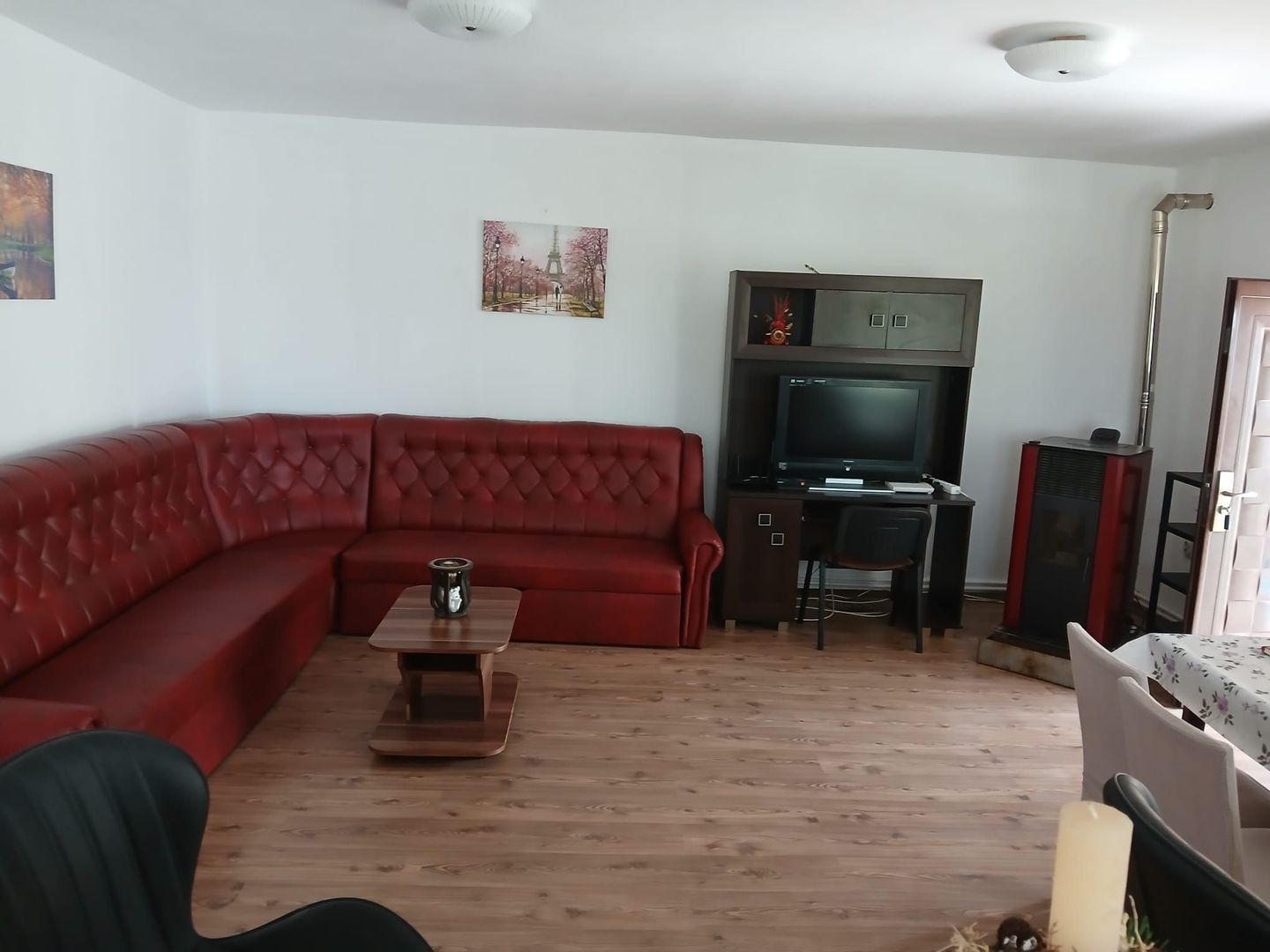 Inchiriez pentru cazare Vila cu 7 camere - Poză 2