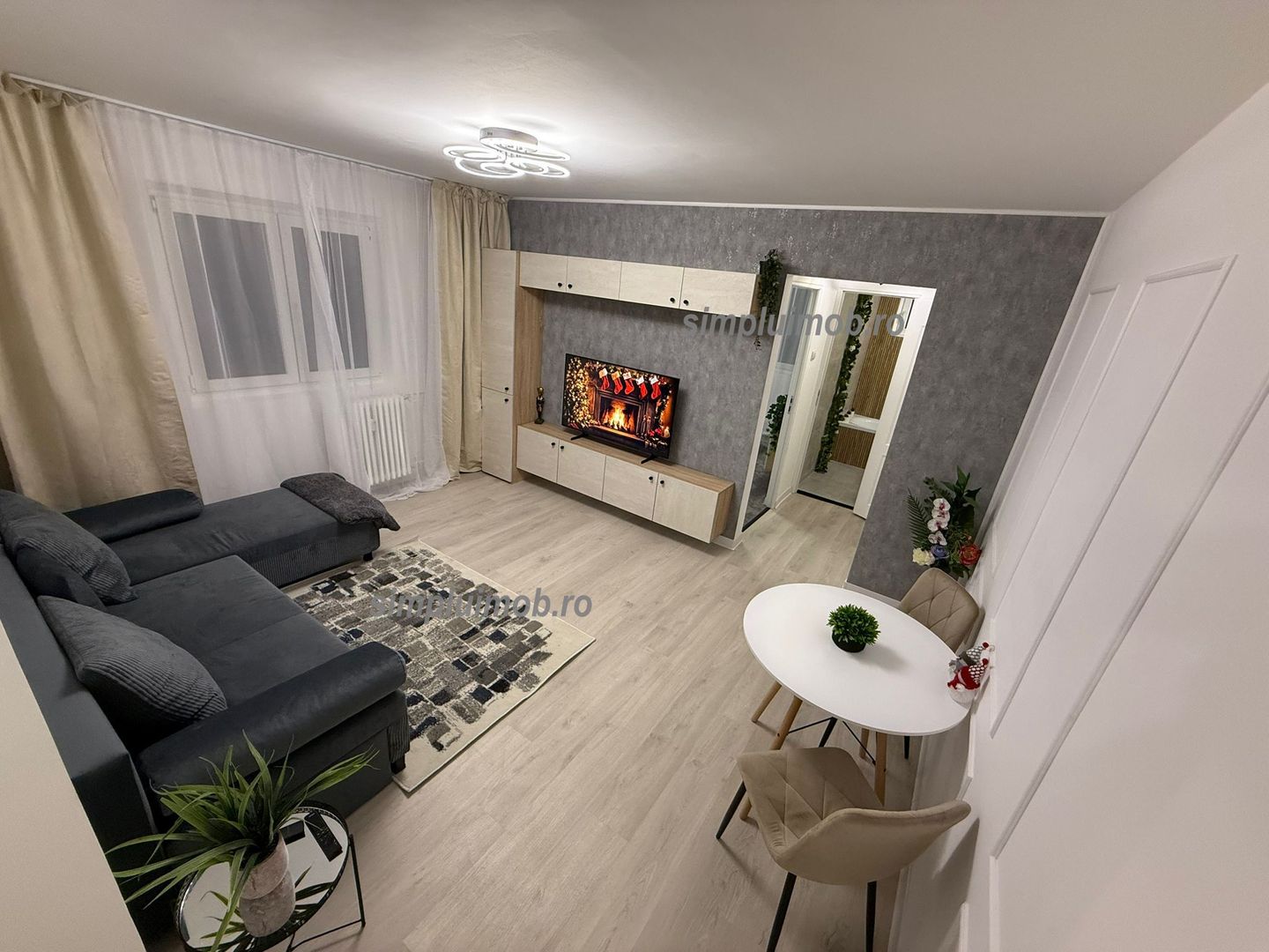 VANDUT! 2 Camere Modern etaj 1/4 cu Loc de parcare - Poză 1