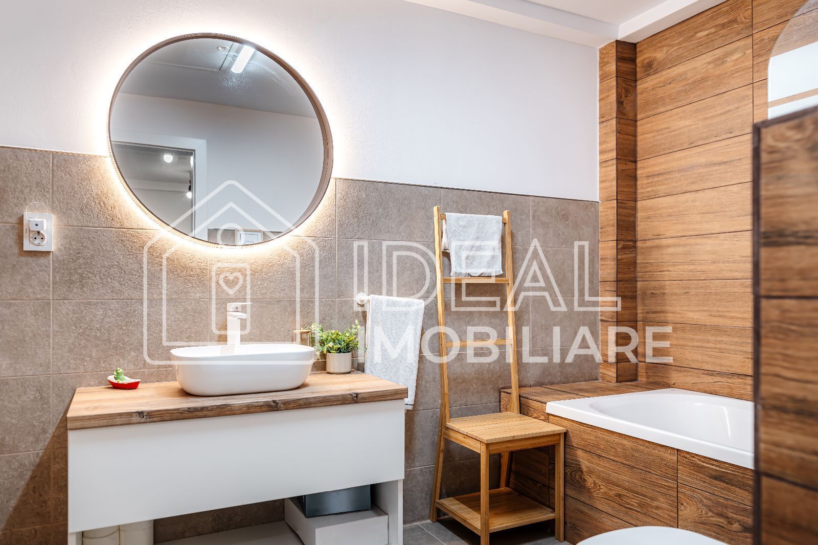 Casa Triplex cu 3 camere, Mobilat-Utilat, in Selimbar - Poză 4