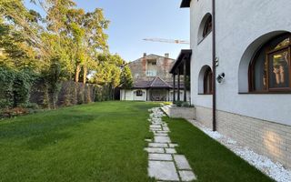 Vilă elegantă cu teren de aproximativ 1.000 mp - Poză 3