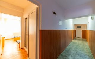 Cladire cu 24 camere, langa Castelul Regal Savarsin - Poză 16