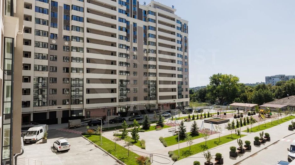 Vânzare, apartament, 2  camere + living, strada Vasile Lupu, Buiucani - Poză 1