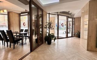 Spatiu comercial de inchiriat| zona ultracentrala, locatie de colt - Poză 1