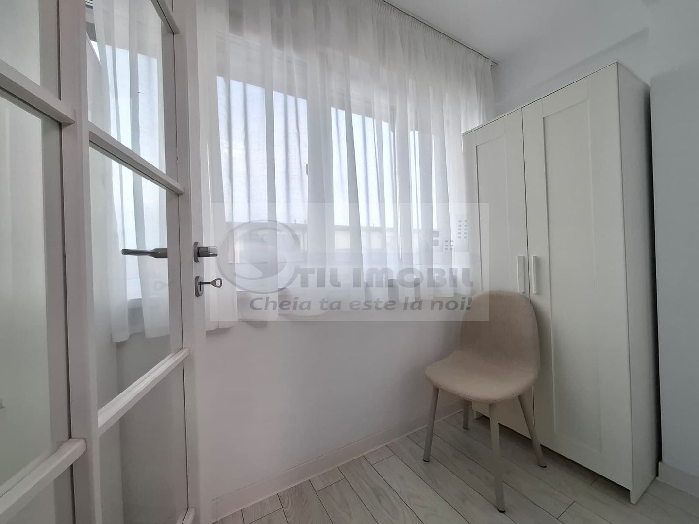 Liber, mobilat, de vanzare apartament 2 camere, Cug Pepiniera - Poză 15