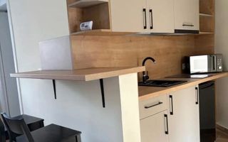 Casă centrală renovată, mobilată și utilată, zona Platinia - Poză 1