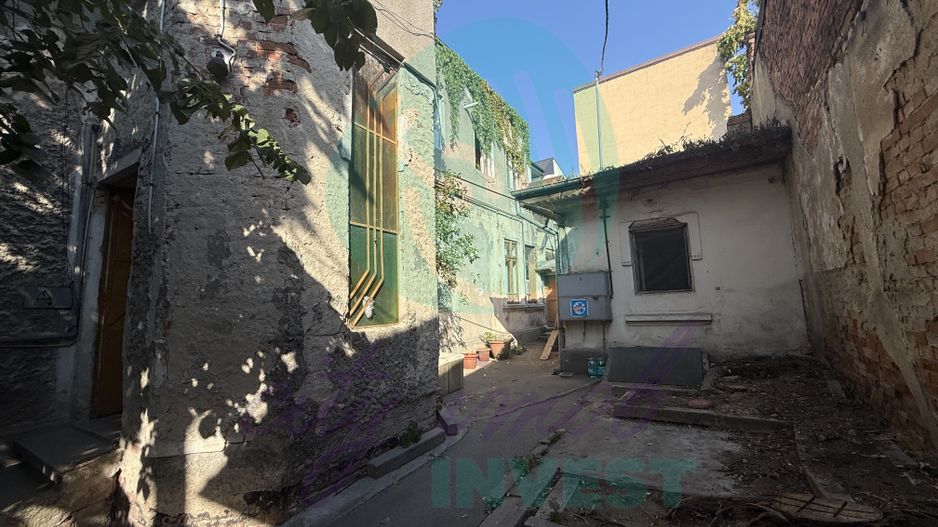 Casa singura in curte zona Mall Vitan - Poză 3