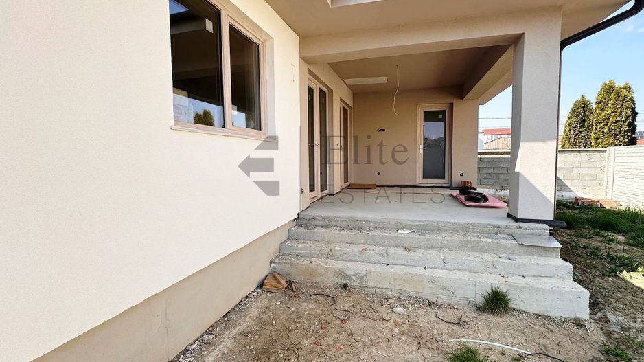 Casă de vânzare cu 4 camere în Sânmartin, Bihor - Poză 6