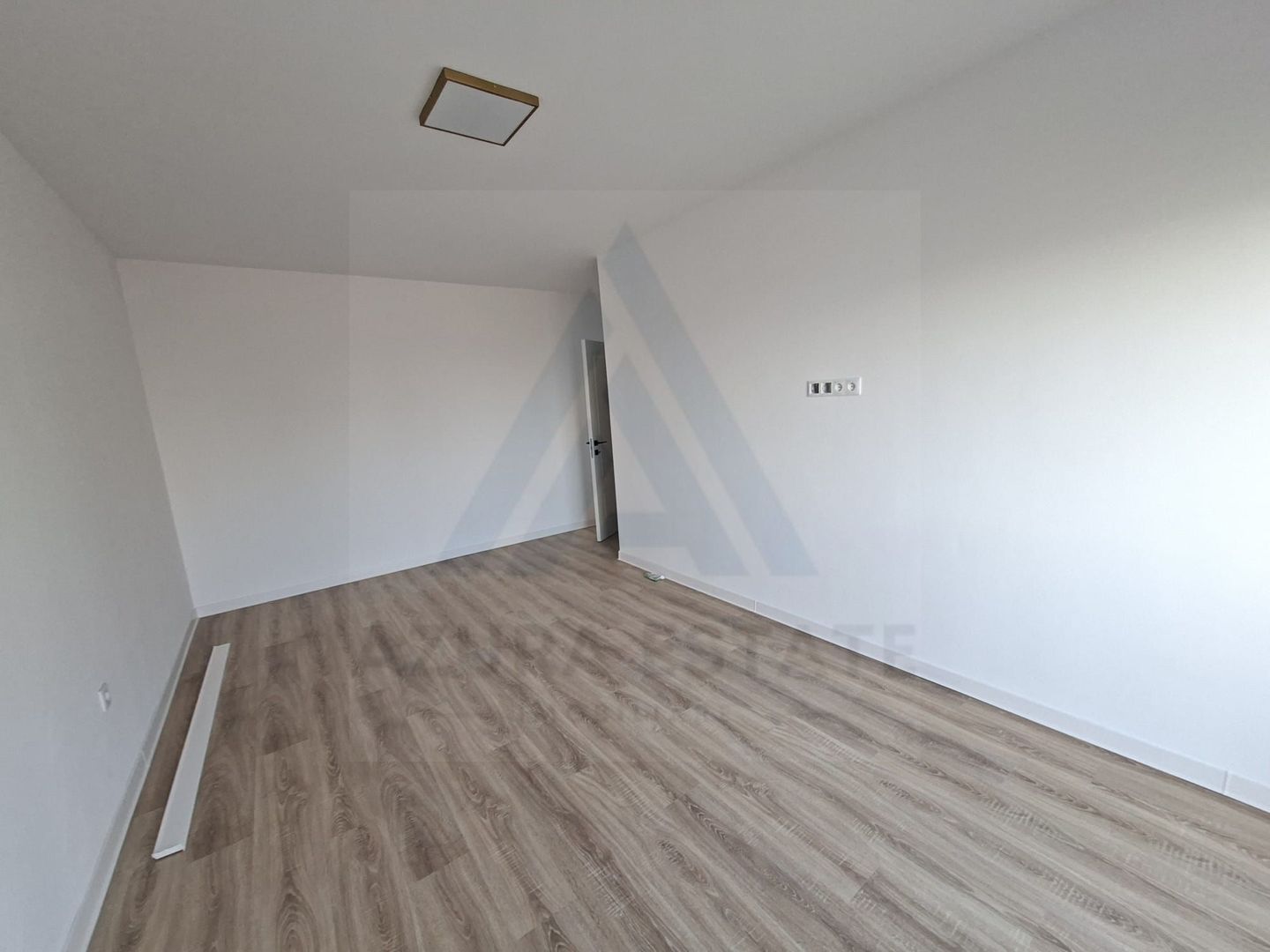 Apartament la cheie 3 camere balcon 7 mp si parcare pe Doamna Stanca - Poză 3