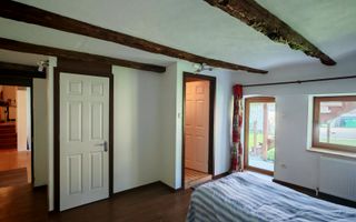 CASA SASEASCA comuna VULCAN,zona foarte buna,teren 3000 mp - Poză 9