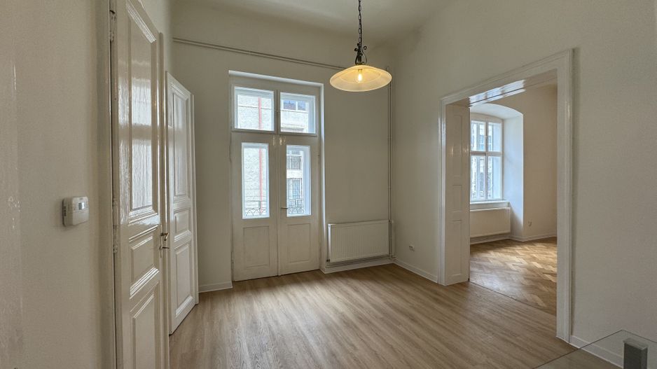 🏢 Spațiu de birouri ultracentral de închiriat - Poză 1