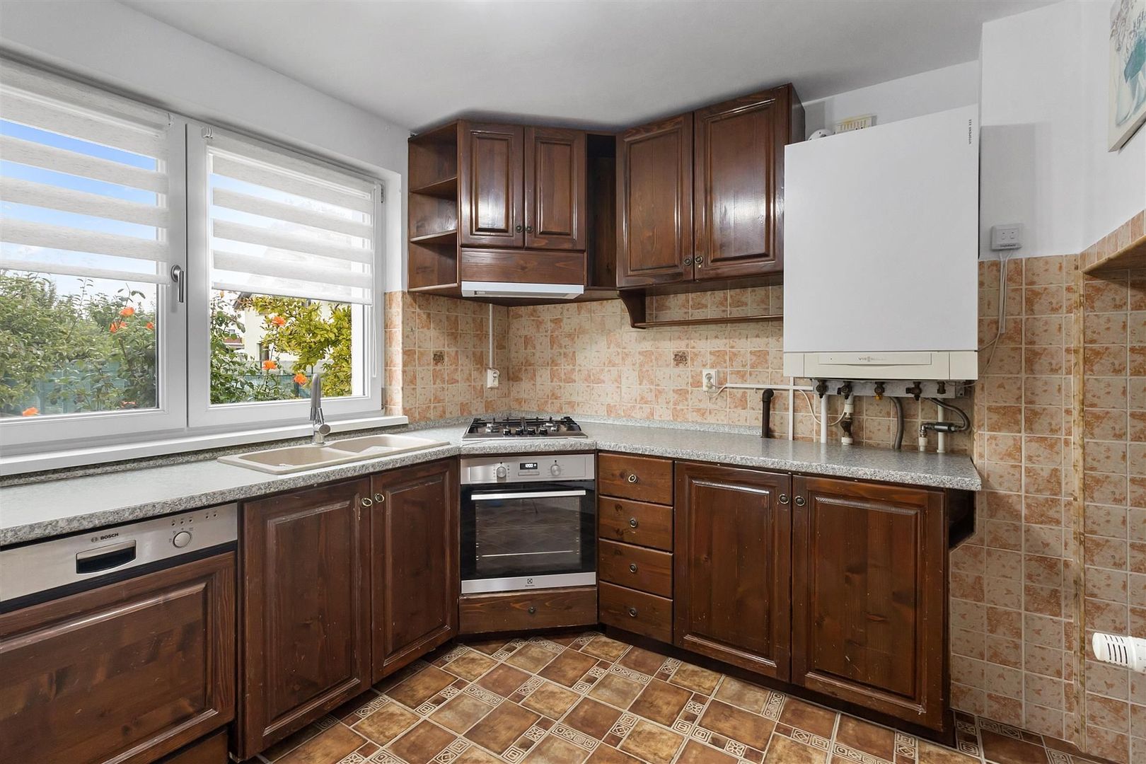 Casa individuala 5 camere | curte superba si garaj | Cristian - Poză 8