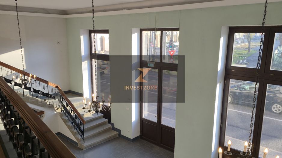 Spatiu comercial 400mp in zona 0-Oradea - Poză 1
