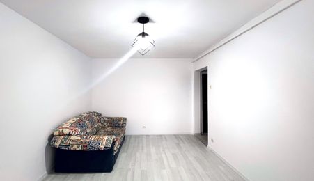 De vanzare | 1 camera | etaj 1 | balcon | Str. Dragos Voda.